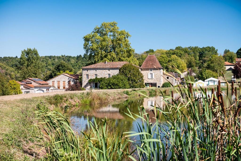 Maison De Campagne, Bulle De Verdure Montbron Eksteriør bilde